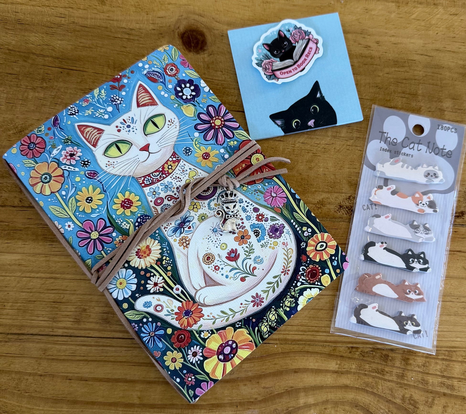 Cat Lovers Medium Box